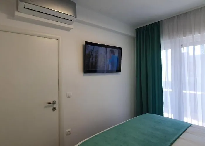 Elite * 特罗吉尔